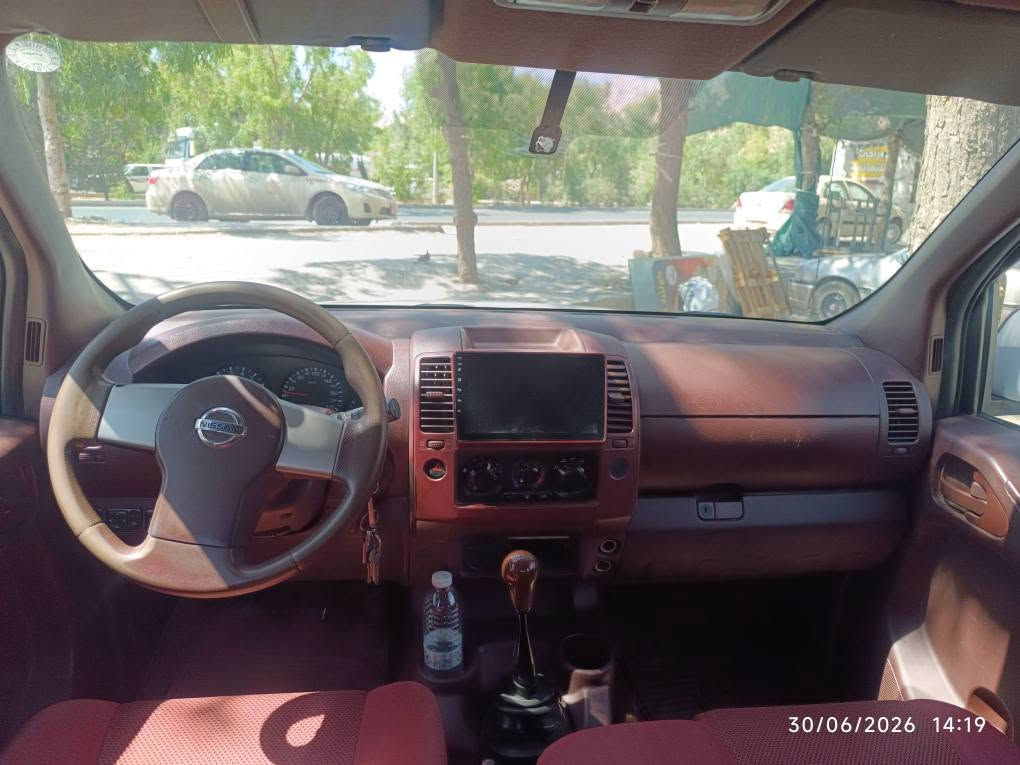 Nissan navara 2009
3 پەڵە بۆیاخی هەیە  گێڕ و مەکینە بەشەرت کێشەی نییە  
سەنەوی 5 مانگی ماوە بەسەر بچێت 
*********** السليمانية, العراق
