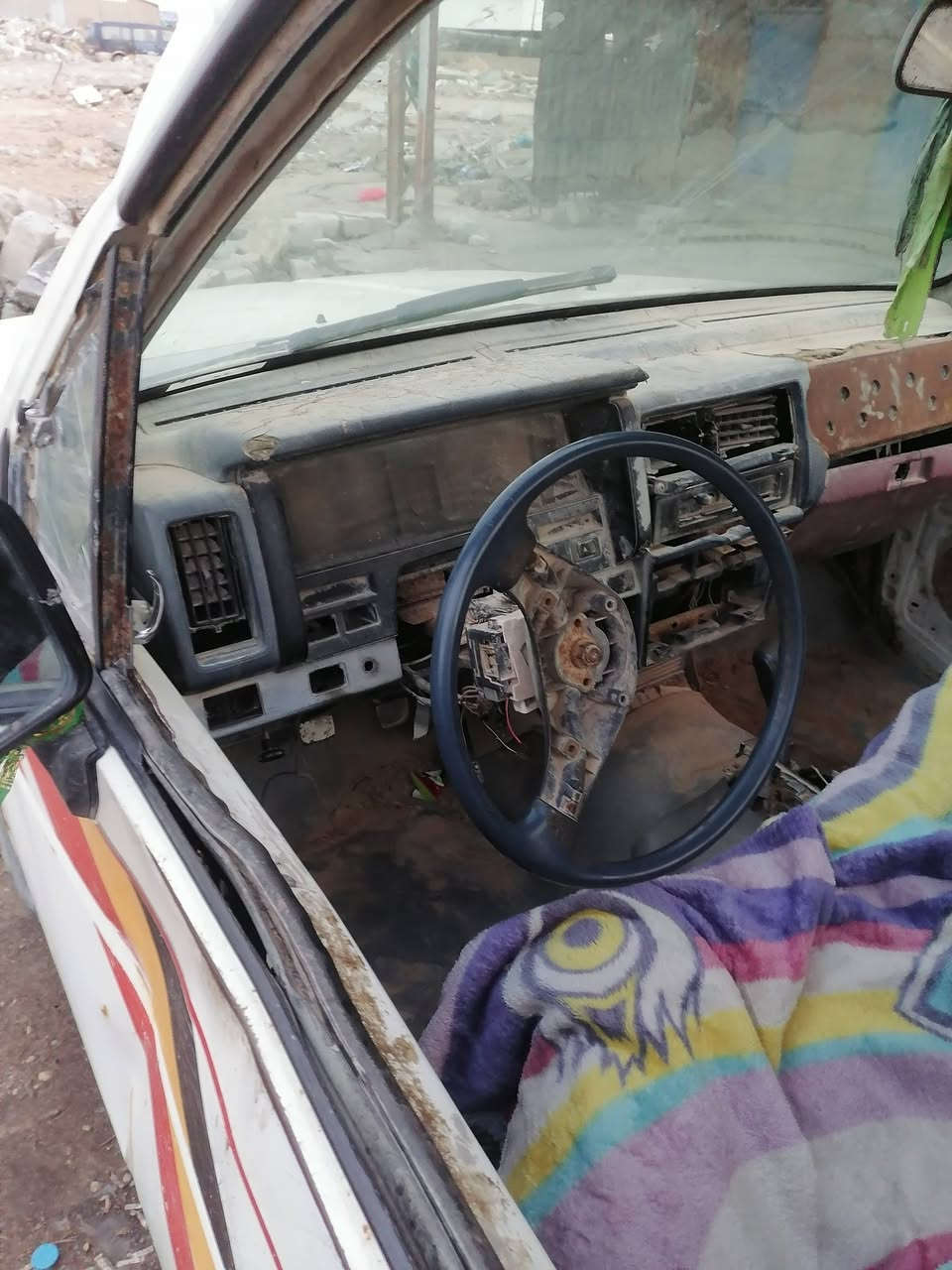 السعر12$$وبيها مجال
السلام عليكم نيسان بيكم مديل 88 مكينه بيه بخار وكير نضيف رقم بغداد صدامي بدون راعي ابيع هل المجود 
عنوان كربلاء 
***********
