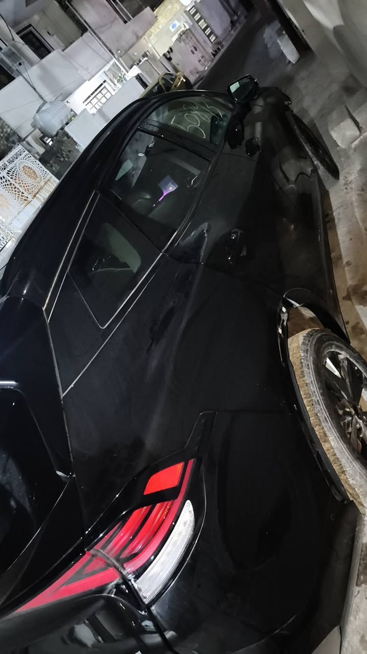 سلام عليكم عندي سبورتج مديل ٢٤هايبردsxبرستيج فوال ١/١ كامله خمس كاميرات محيطية وحده تسجيل شاير مري فتح كشنات تبريد تدفئة استيرن تدفئه دفع رباعي سوبر تيربو بصمه تشغيل عن بعد تمشي عل ريمون وترجع كشنات جلد   حجم لارج مكمركه وكامله مكاني بغداد مدينه الصدر ***********
