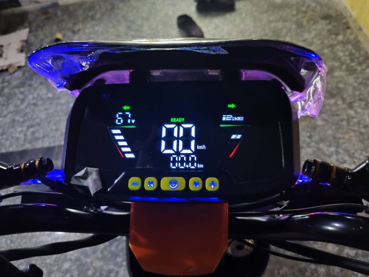 R9 2026 APK
مستعمل 4 ايام فقط وعندي وصل شراء 
🔥يحتوي على أمب بي ثري بالشاشه🔥
🔥البايسكل ما مستعمل يعتبر جديد 🔥
🔥4 سرع 🔥
🔥بطارية🔥
🔥يحتوي على حامل موبايل🔥
🔥4 اشاير🔥
🔥ضوء عالي وناصي🔥
🔥البايسكل بعده بالزكات مالته🔥
الرقم *********** واتساب
السعر 525 وبي مجال البايسكل ما مستعمل يعتبر 4 ايام وعندي وصل اشتريته من محمد 
مكاني كربلاء
