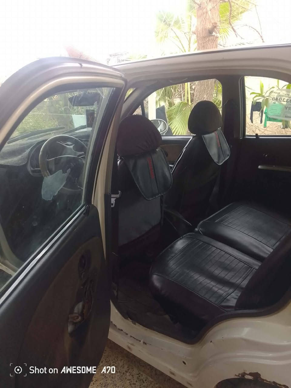 كوكو للبيع مكينه كير شرط سيارا جاهزا طخم داخل ويرمنيه كلها شغاله سيارا كربون انتا سجل سعر ٢٠ بيها مجال *********** مكاني حي عدن مكلف بل نشر هيا تفصيل
