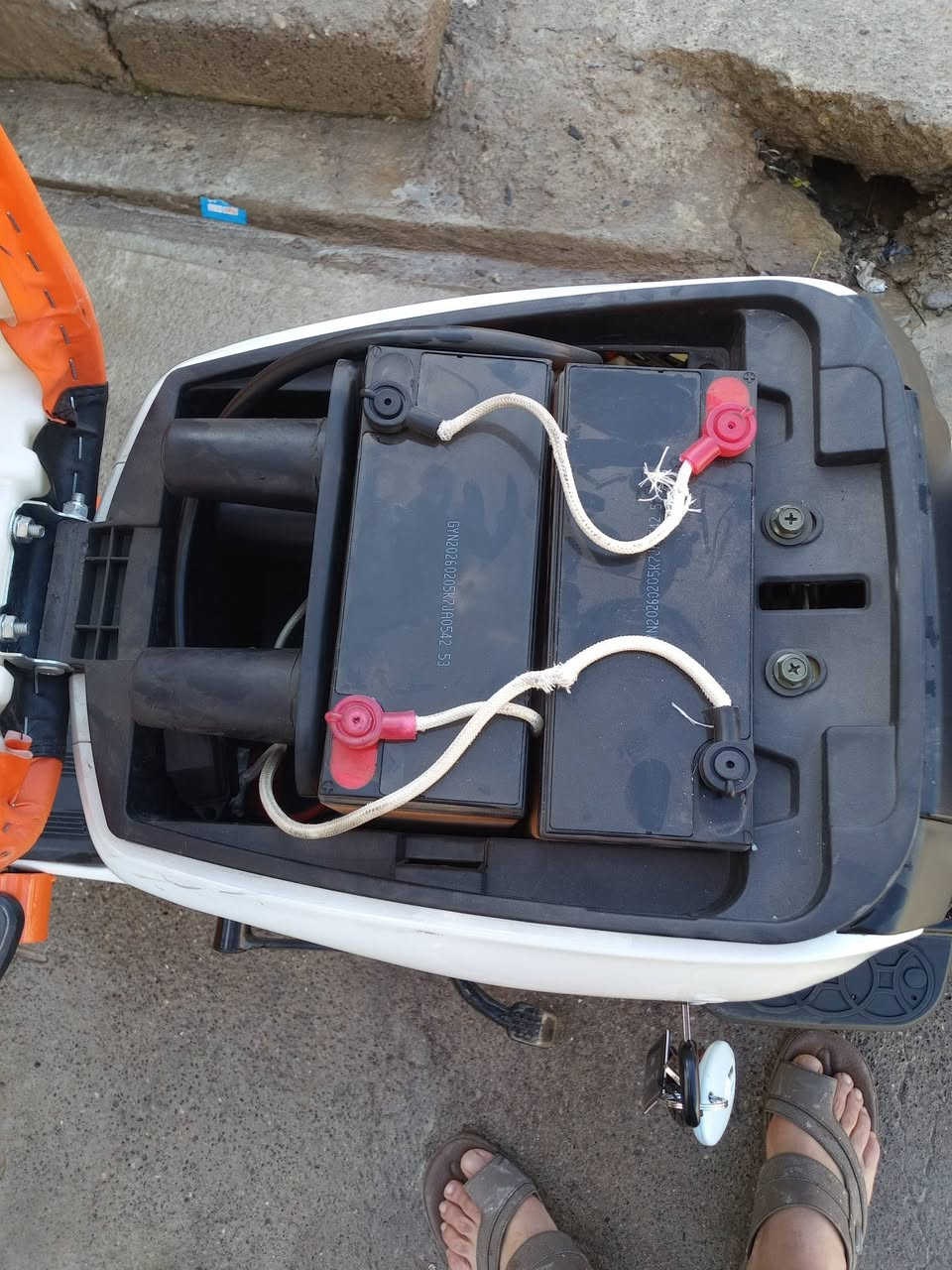 ار تسع للبيع شرط عل فحص مستعمل شي قليل بطاريات ٥ كبار السرعه ٧٠ السعر ٤٥٠ وبيها مجال 
***********
