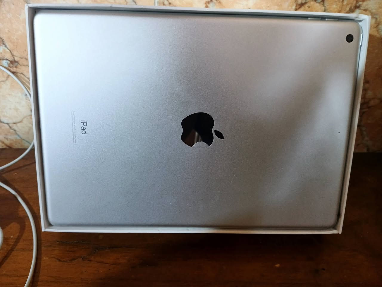 السلام عليكم 
ايباد 9 للبيع
بطاريه 86 
ويا كيبورد 
كارتون وشاحنتو موجودات 
ذاكره 64 
نضافه 100%100
رقمي ***********
غير متواجد فيسبوك 
#ادمن
