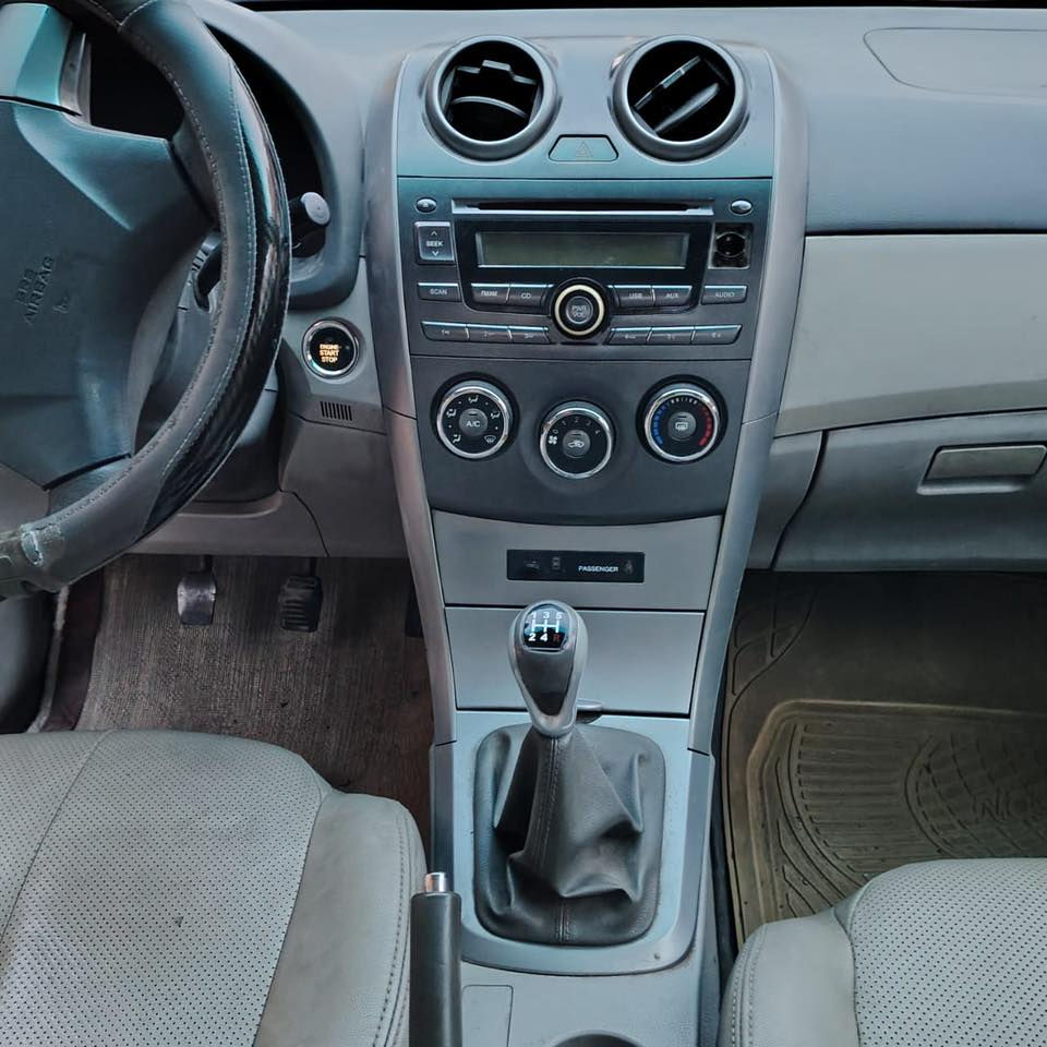 للبيع BYD.  F3 موديل 2013
سنوية + هزة جديدة رقم مسطرة جديد 
كير عادي طخم جديد 
شرط التحويل 
السعر ٦٥ و بيها مجال 
مكان السيارة موصل قرية يارمجة 
للاستفسار الاتصال على الرقم 
***********
