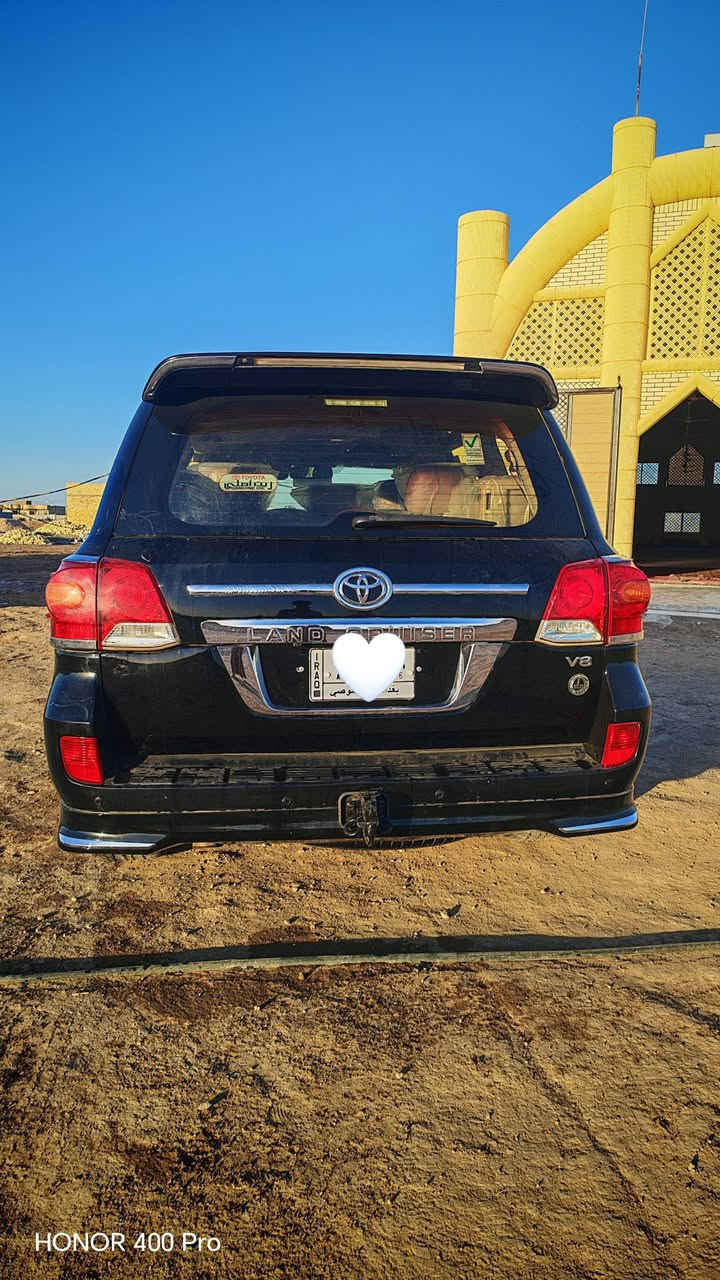 سلام عليكم سياره لاندكروز موديل 12 سياره حلوه وجديده 
مرايات شفط 8سلندر 7راكب مكفوله  رقم بغداد مكاني الناصريه قضاء سيددخيل مامتواجد على فيس رقم الهاتف ***********
