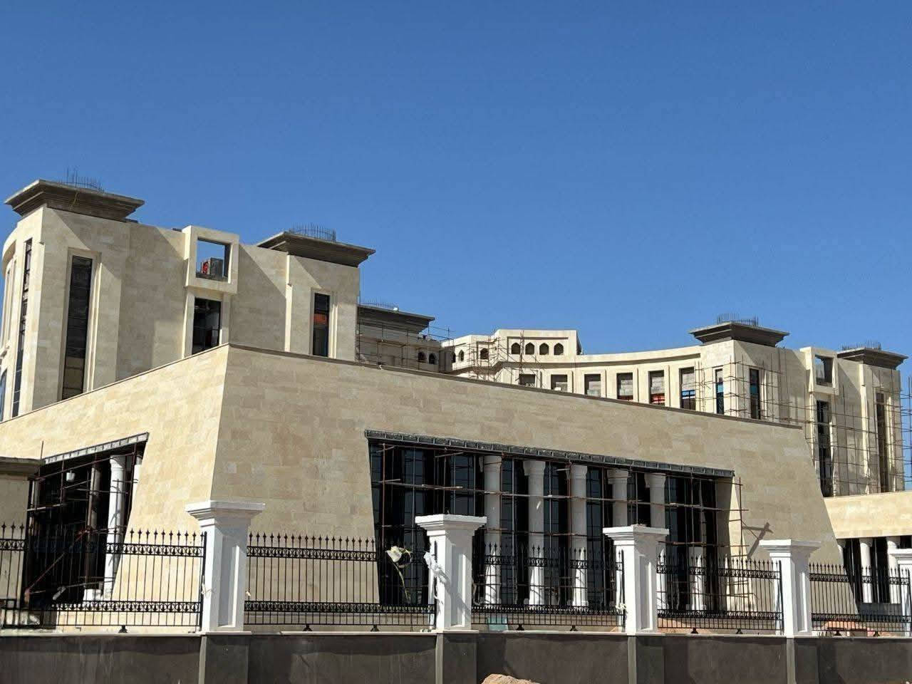 قطعة أرض مساحة ٣٠٠م طابو ملك صرف في الرمادي قرب المجمع الحكومي الجديد وقرب ملعب الأنبار الجديد موقع مميز بسعر مناسب للاتصال ***********
