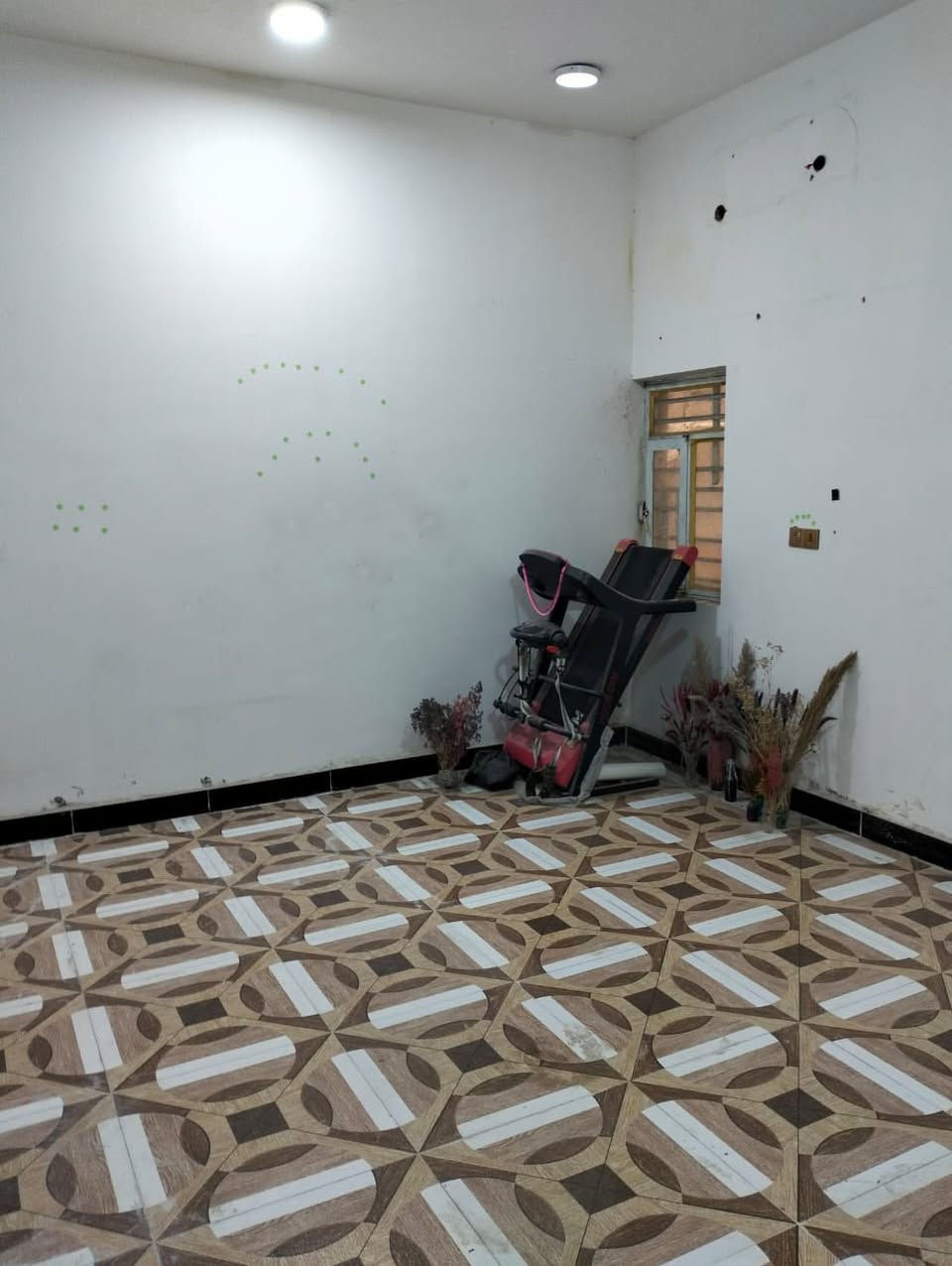 سعر البيت362 بنص سوق البصرة قرب صيدلية شدن
2022بناء طابقين طابوق مساحته 110
***********
