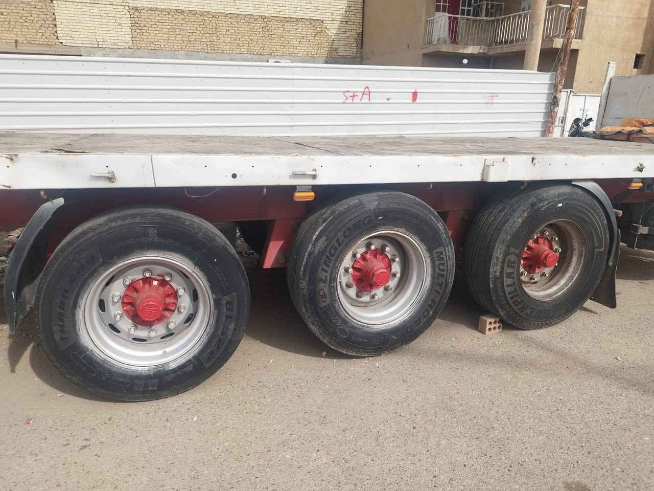 السلام عليكم للبيع عربانه فلات ثلاثه دنكير جوبلس برميل دنكير مربع فحل فوگ تايرات جدد زوج بيهن نص عمر كهربائيات كامله وهواء مطبخ وثلاجه جدد تفصال صناديك تانكي ماء مربع 500لتر مكفول لا كسر ولافطر العبارات شيلمان السعر 48 وبيها مجال للاستفسار *********** غير متواجد على النت
