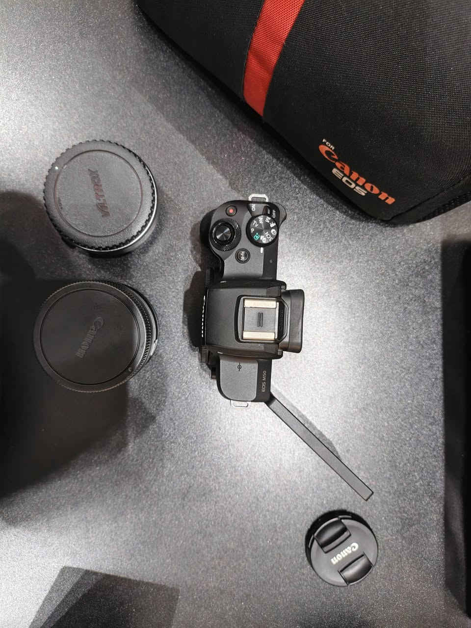 كاميرا كانون ميرورليس قوية لشغلك ويومياتك
رايدها بسعر مناسب مستعجل على بيعتها 

كاميرا كانون M50 ميرورليس 24 ميغا بيكسل تصوير سينمائي 4K مع عدسة الكت الاصلية 15-45 ( يجي بيها مانع اهتزاز ) نظام اوتوفوكس مزدوج مع شاشة لمس قلاب وادابتر تكدر تركب عليه كل عدسات كانون من اي نوع عندك وجنطة وبطاريتين وشاحنة وحامل كتف

صور حادة جدا وتقنيات حديثة لتصوير الفلوكات مع ال wifi

رايدها ب 490 الف مستعمله قليل ونظيفة جدا مستعجل على بيعتها اخوان

سعر الجديد مع الادابتر والبطارية الاضافية والجنطة مليون دينار.


**إذا كنت صاحب هذا الإعلان وتريد حذفه لأي سبب، رجاءا أرسل رسالة إلى الدعم الفني**