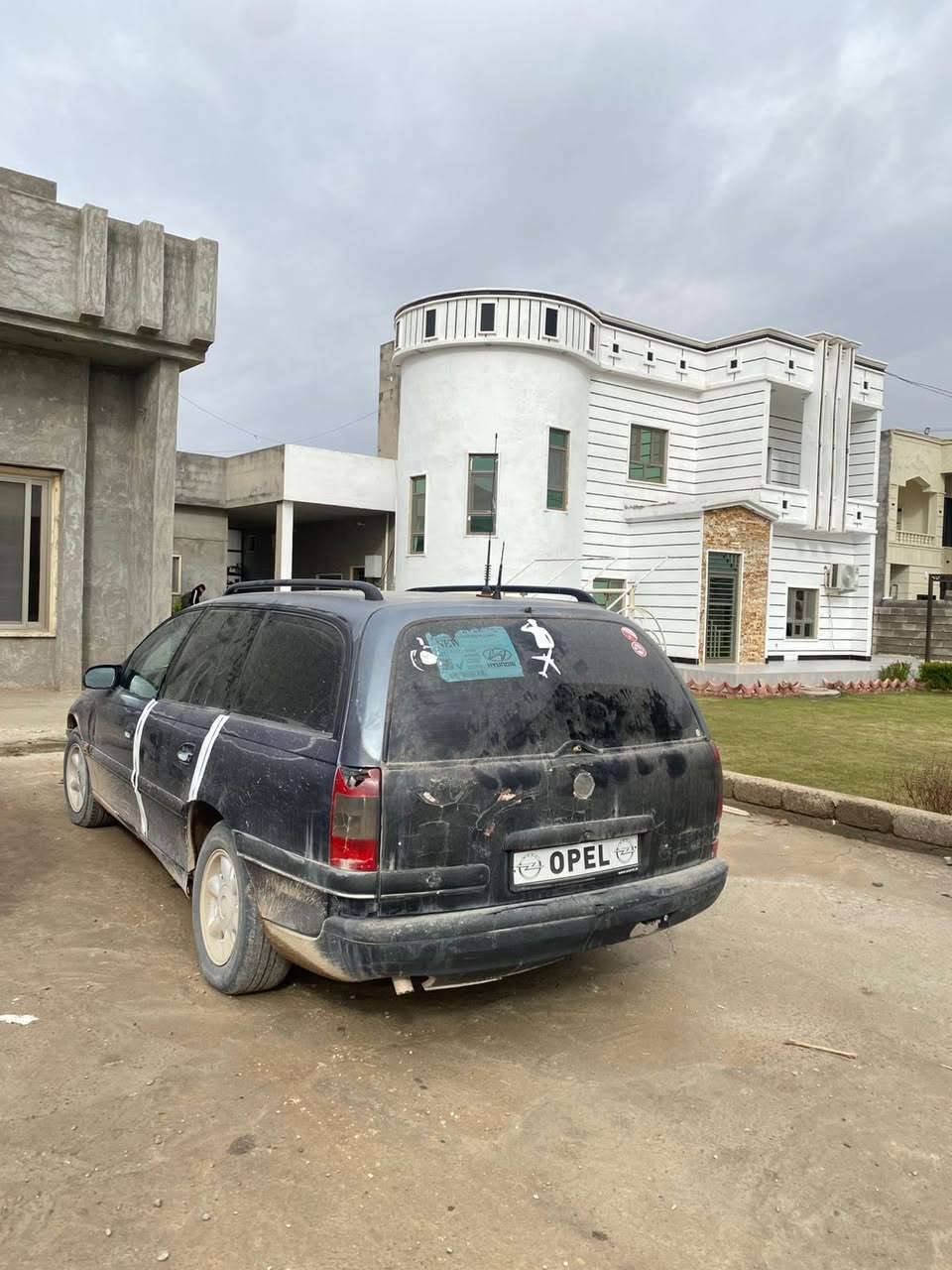 السلام عليكم 
سياره اوميگا 96 للبيع رقم انبار فحص بيها سنويه وبيها وكالة
صاحبها الشرعي بالبيجي  جاهزه من كلشي محرك كير صدر باتري كلها بالشرط. والگشر شوف العين 
ترهم نقد 
وترهم بالقسط من گاعها بالشهر اقل شي ورقتين 
وترهم بوعدة اقصى مده 5 اشهر 
سعرها بالنقد 15 وبيها مجال  مكان السياره العلم قرب جامعة النبراس   ***********/// ***********
ملاحظه. خاص ما اجاوب ماعندك رصيد لاتطب بسوق مراكب الامراء  وهاي من ضمنهن
