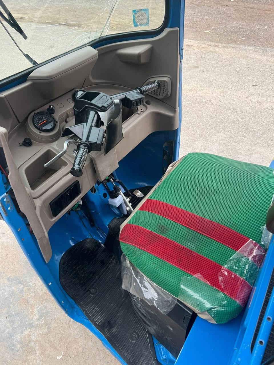 سلام عليكم شباب تكتك 21 مرقمه كربلاء تكتك بيه شبر بل لغد معجون ويم لبك لايت بارت ولباقي كفاله عامه ***********
