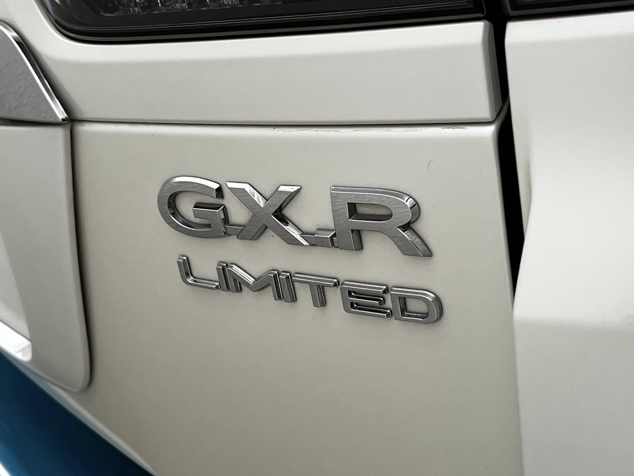 تويوتا لاندكروز GXR LIMITED وكاله SASالسياره بيها فقط بلجاملغ الامامي من جهت السايق رصعه وطالعه بيديار اما البقيه كفاله عامه الجداده فول ماشيه 27 الف 
رقم اربيل باسمي تحويل ثاني يوم السياره احلى من الصور بعد موديل 2024 العنوان بغداد معارض النهضه معرض لشارقة
علي القريشي ***********
