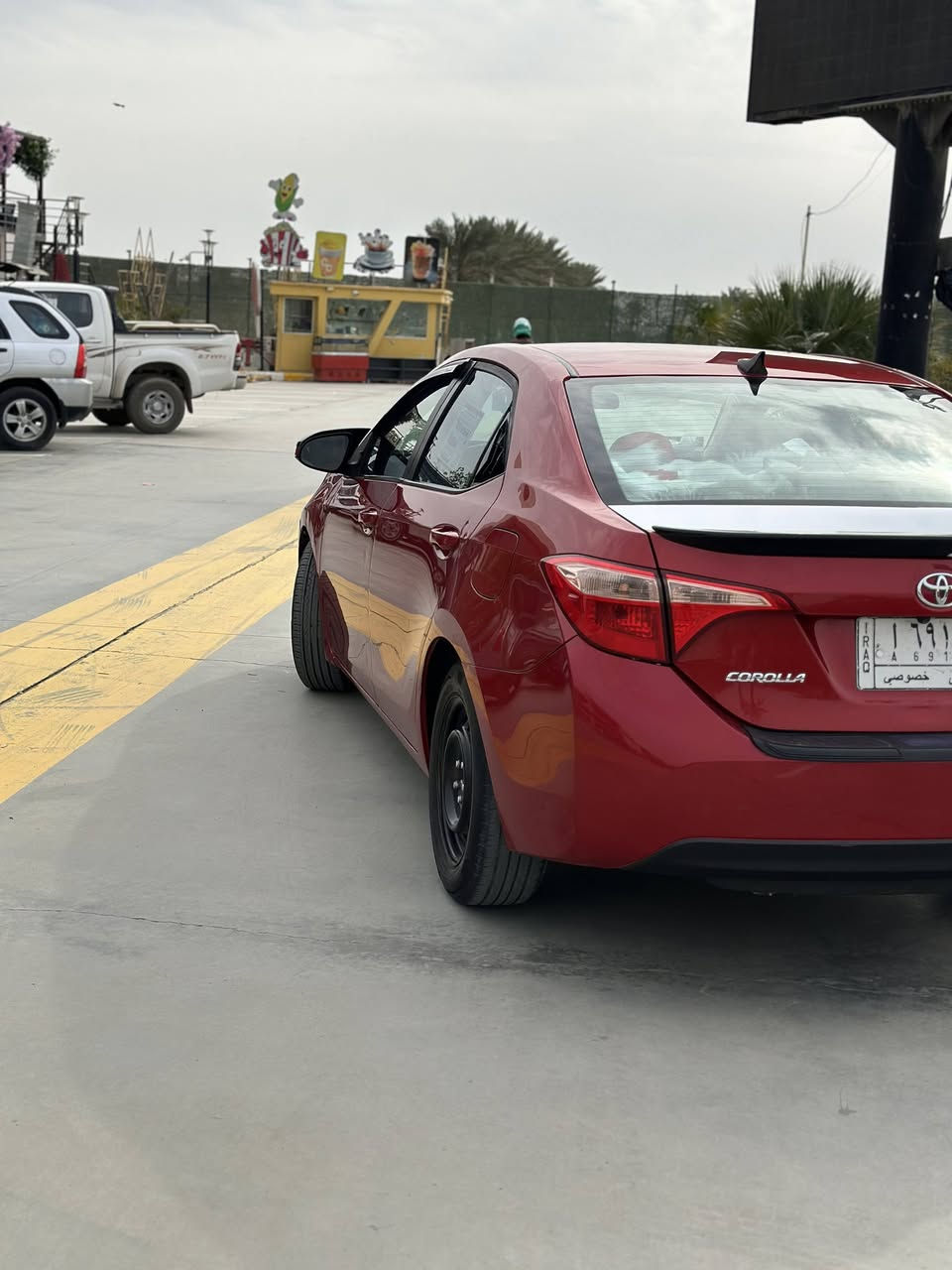 سلام عليكم كورله للبيع 2018 السيارة LEفول مواصفات ضررهة قطعتين منضومة بانزين خير من الله صدر جديد  تخم تاير السيارة مانقصهة كلشي مكان السيارة ديالى بعقوبة السعر *********** اتصل ودلل
