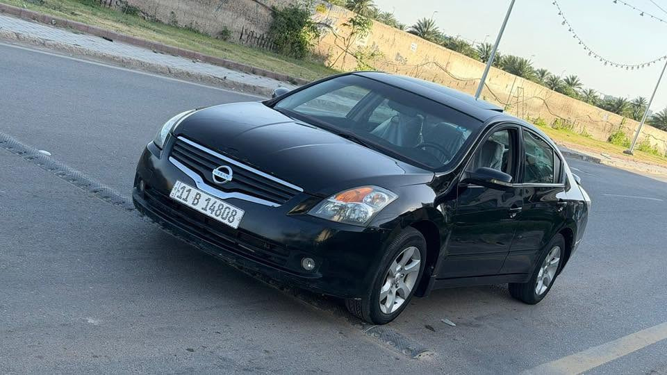 نيسان التما ٢٠٠٧مصبوغه حزام تحويل مباشر تبريد ينقص غاز رقم بغداد سعرها ٦٠وبيها مجال بسيط للتواصل على هذا الرقم***********
