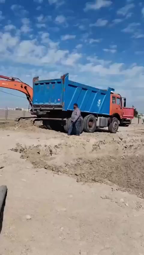 سلام عليكم
يوجد كادر كامل 
لتفليش البيوت وقلع القطع وفرش القطع بالتراب والسبيس

للاتصال عبر الرقم 
***********
