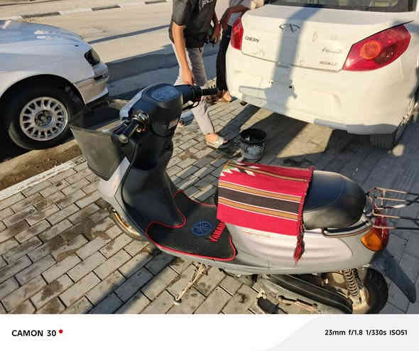 سلام عليكم دراجه منغولي دراجه حاويه صارله شهر من طالع وجل معرض موجود دراجه حلوه ونضيفه موديل 2007مكاني كربلاء حي الغدير سعر دراجه 700 وهاذه رقمي ***********
