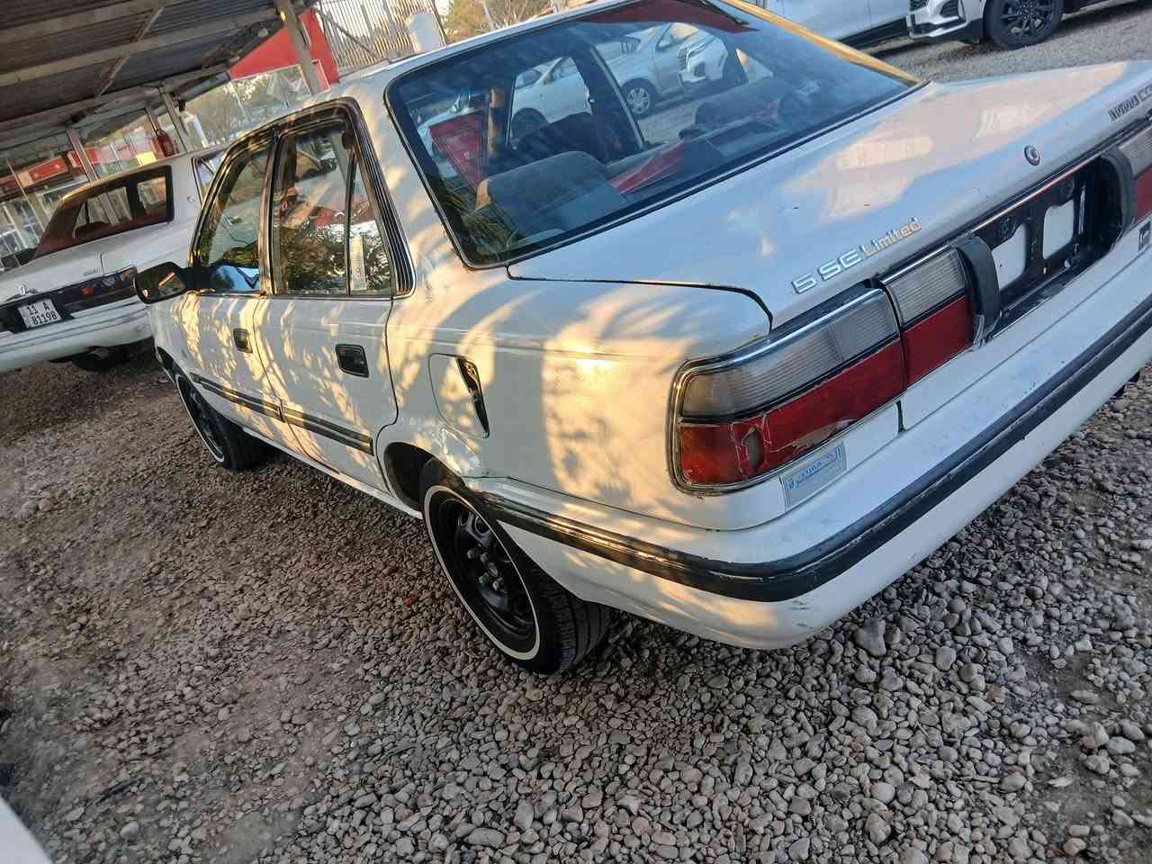 السلام عليكم للبيع كورلا موديل ١٩٩٠ محوره رقم بغداد دولي بسمي سويه لغايت ٢٠٣٠ مشروع وطني مكينه كير حداديه تخم تاير خير من الله كير اوتماتمك مكفوله من ضربه بيها مكانات صبغ فقط السعر ٤٠ وبيها مجال قليل العنوان كربلاء الحسينيه هاتف ***********
