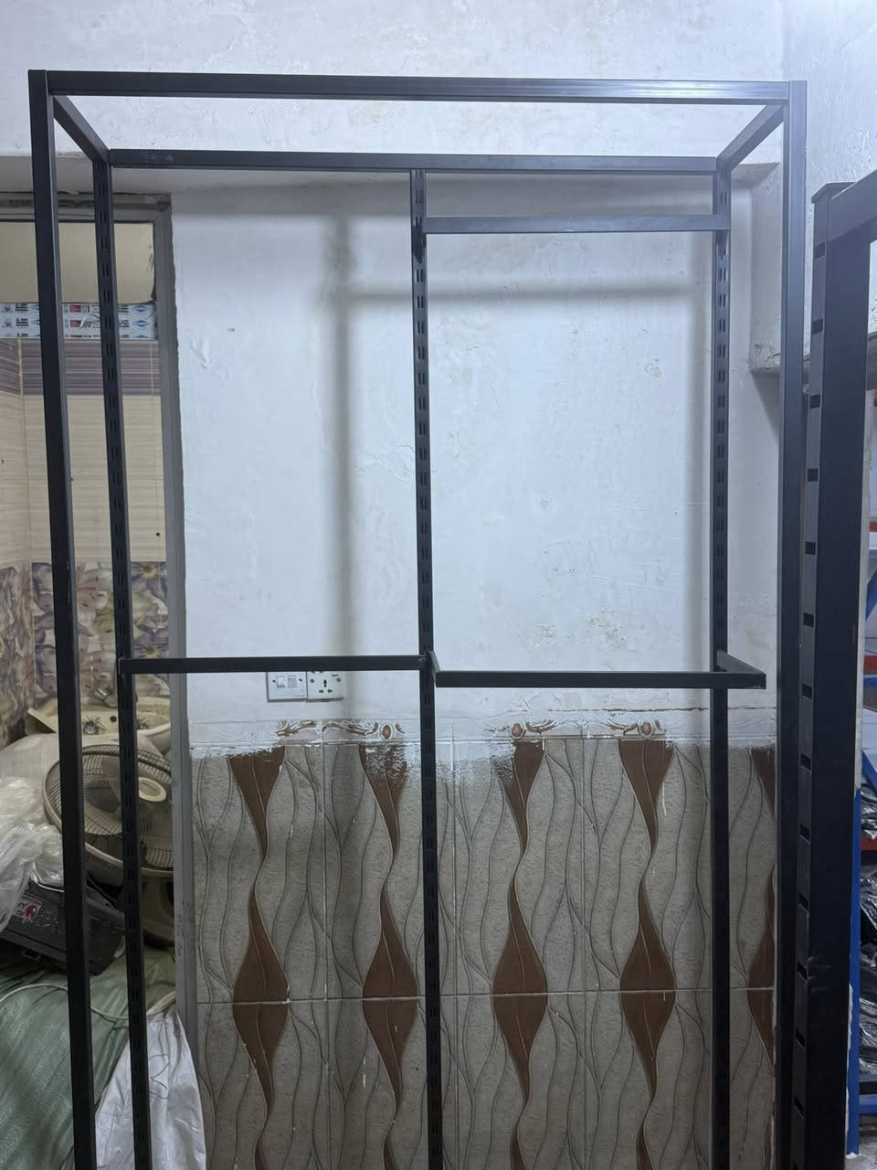 السلام عليكم ،
متوفر بوفية عرض مع الاكسسوارات 
العدد 9
القياس العرض 120 سم
الارتفاع  180 سم ( العنوان بغداد الكرخ) 
***********
