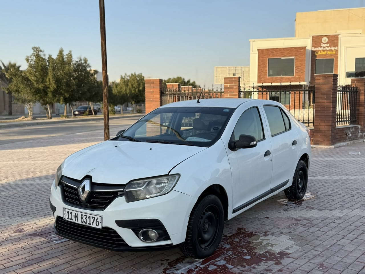 رينو سنبل 2019 مكفوله من الحادث والصبغ فقط بارد. بدايه البنيد  رقم بغداد بسمي.  سياره جاهزه من كلشي مكينه وكير تبريد تدفئه حداديه كله جديد. السعر 82 وبيه مجال. مكاني كربلاء ***********
