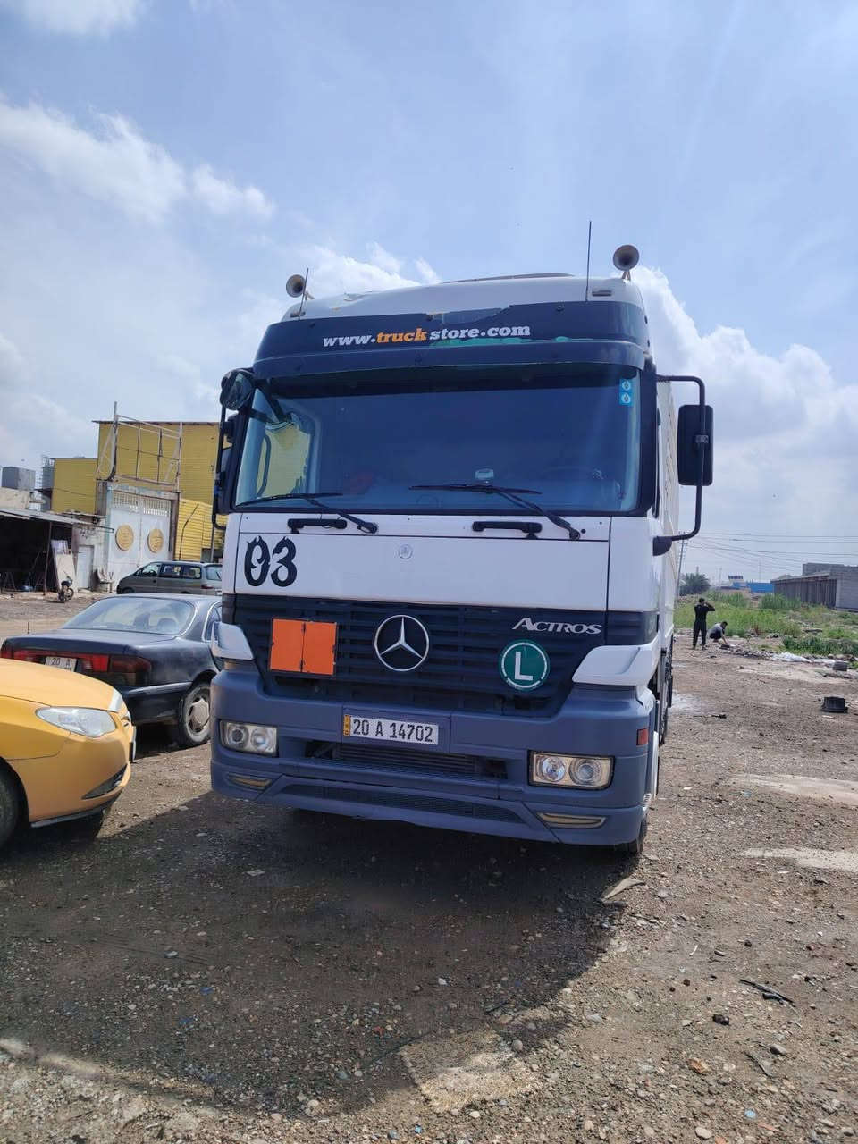 السلام عليكم ورحمة الله وبركاته
اكتروز البيع

موديل 2003
قاطره ومقطوره مربوطة 5محاور بلسنويه
مكفولة جاهزه العمل
هزه وسنويه جديده 3لوحات
رقم إنكليزي
مكلف بالنشر
أي ستفسار الاتصال بلرقم ***********
