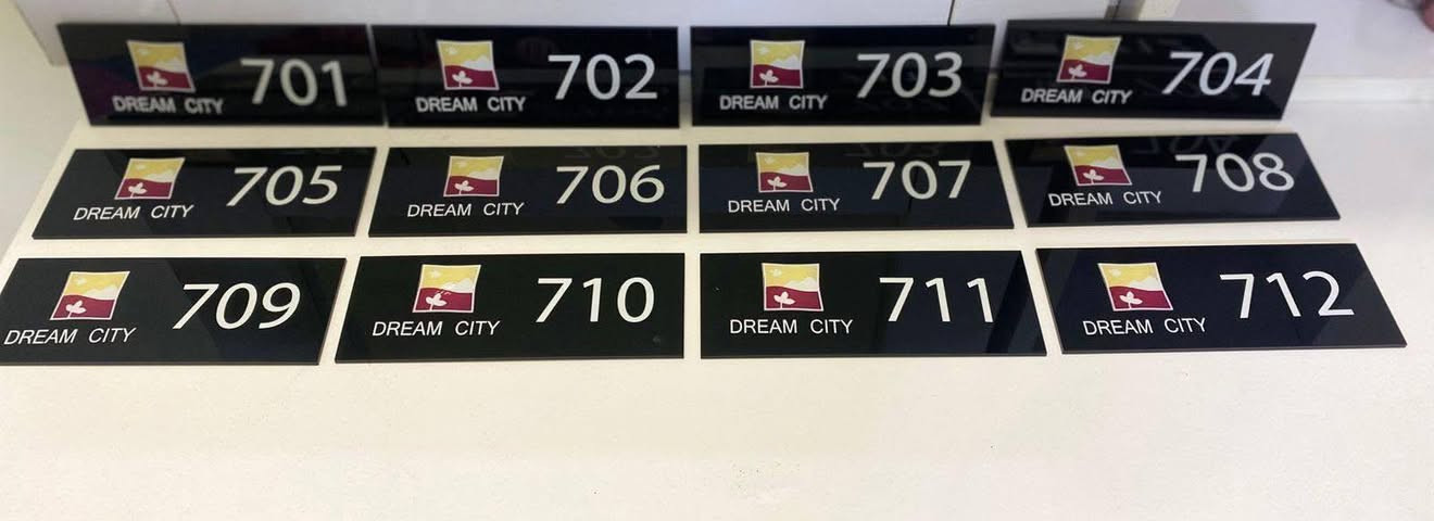 السلام عليكم زبائننا الكرام

في مجمع بسماية السكني 🏬🏬🏬🏬

في البداية نتأسف لانقطاعنا عليكم وتاخيرنا في تجهيز طلباتكم من لوحات ابواب الشقق ولكن كان السبب من اجلكم لنقدم لكم الافضل

ونعلمكم بتوفر القطع وبطباعة جديدة طبع عالي الدقة وبارز وضد الماء والشمس وباستطاعتكم غسلها ومسحها دون ضرر
❤️👍

للاستفسار والحجز  واتس ***********
