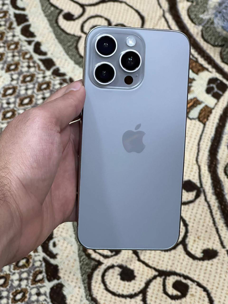 سلام وعليكم 
ايفون 15 برو ماكس شرق اوسط للبيع 
مبدل شاشه اصليه 3 خيارات ذاكره 256 بطاريه 87 الجهاز مكفول ما مبدل بي اي شي غير الشاشه السعر 750 وبي مجال
*********** واتساب
