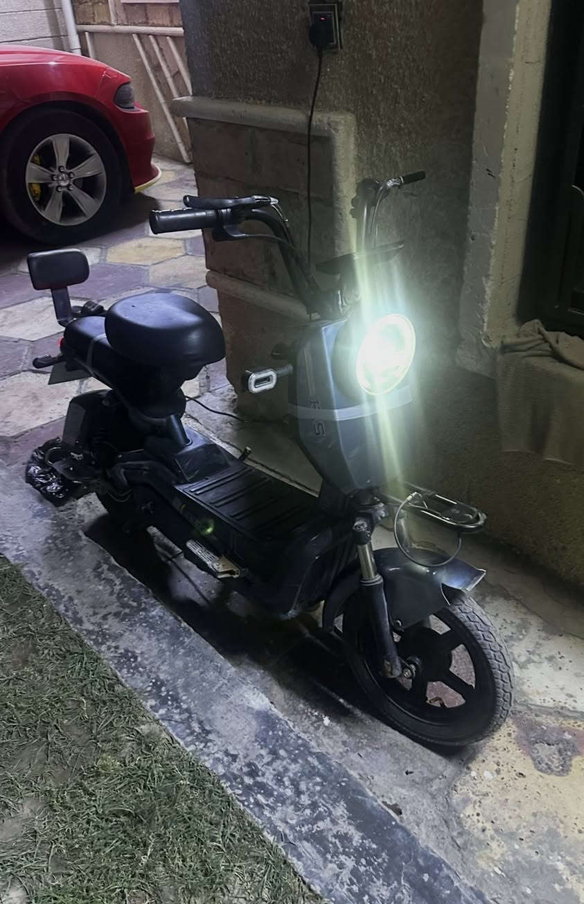 دراجه شحن شغاله مابيهه اي نقص بطاريات جدد السعر 190 الف وبيهه مجال وضمان بيهه اسبوع  لتواصل *********** بغداد الكرخ
