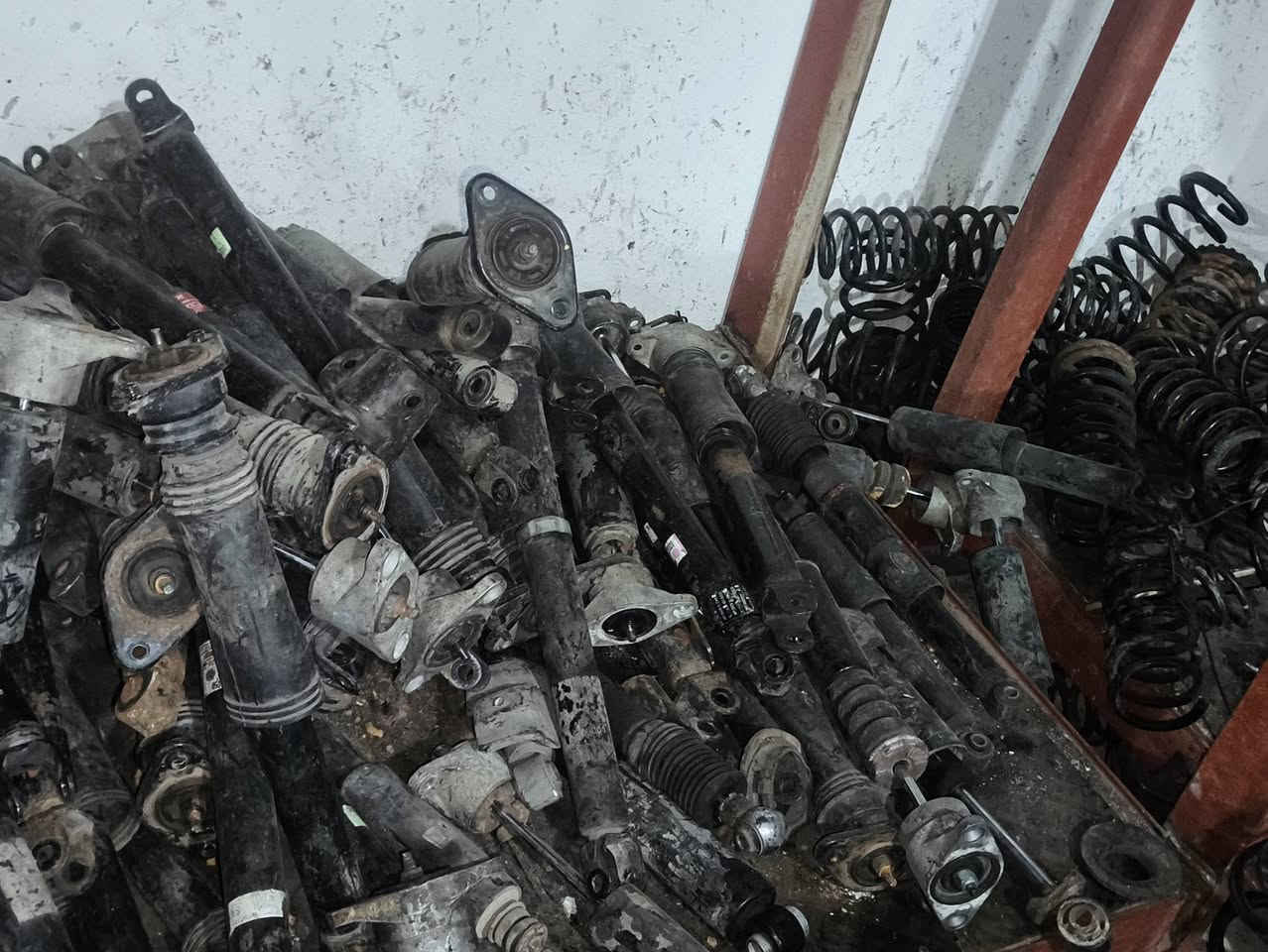 يم حداده حميد المولى توفرت غراض الكصه للاستفسار اتصل على الارقام التاليه ***********/***********
