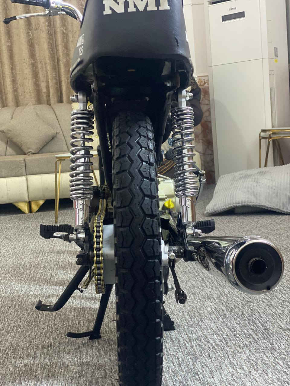 دراجة نامـة ادوات المحرك مفتوح مجفت فقط ب٣٥٠ وبي مجال قليل مكاني الهوير


**إذا كنت صاحب هذا الإعلان وتريد حذفه لأي سبب، رجاءا أرسل رسالة إلى الدعم الفني**