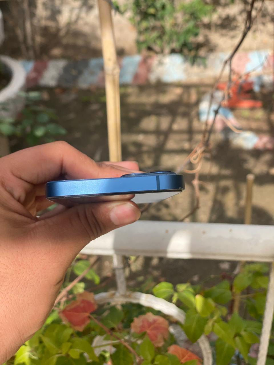 السلام عليكم ايفون 13 عادي ذاكره 128 بطاريه 100 مبدله اصليه امريكي الجهاز فقط بطاريه مبدله +الكامره بس الاماميه شغاله الخلفيه عاطله ونقطه سوداء بل شاشه ما مأثره بل لمس جهاز خفيف بل لمس سعره 250 وبي مجال *********** مكان نجف
