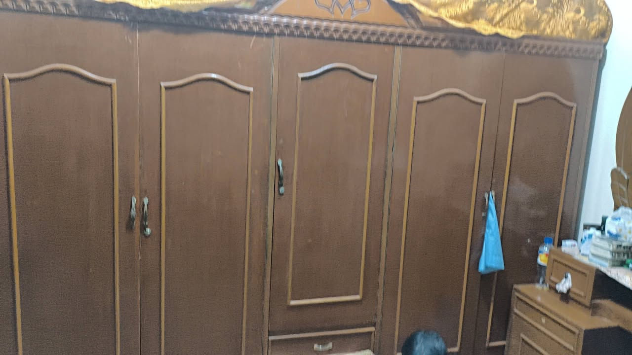 غرفه مستعمله للبيع مكان الدير النشوه السعر ٢٥٠    لاستفسار ***********
