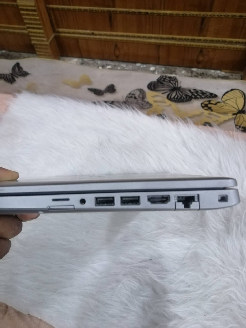 السلام عليكم للبيع لابتوب Dell الجيل العاشر الابتوب جديد مواصفاته كدامك بي عده نوافذ مكان سيم كارت شاشه سلم فول HD فتحه 180 كيبورد ضوئي شحنه يطول اكثر من  5 ساعات
🔹 الرام: 16GB
🔹 الخزن: SSD 256GB
🔹 النظام: Windows 11
السعر: ___325
للتواصل: ___*********** /موجود توصيل لكل محافضات العراق
