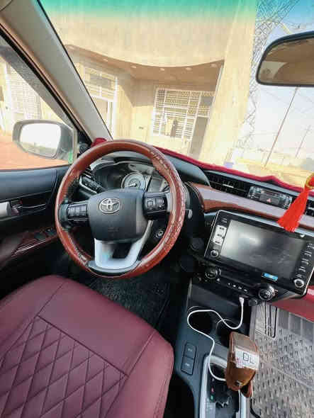 السلام عليكم.تويوتا هايلوكس موديل 24 كويتي الساير ماشيه 48 حقيقي رقم بغداد بأسمي السيارة جديده بمعنى الكلمة بيها اربع أصابع بارد بالبنيد السعر 280 وبيها مجال قليل للاستفسار الاتصال على الارقام *********** و***********
