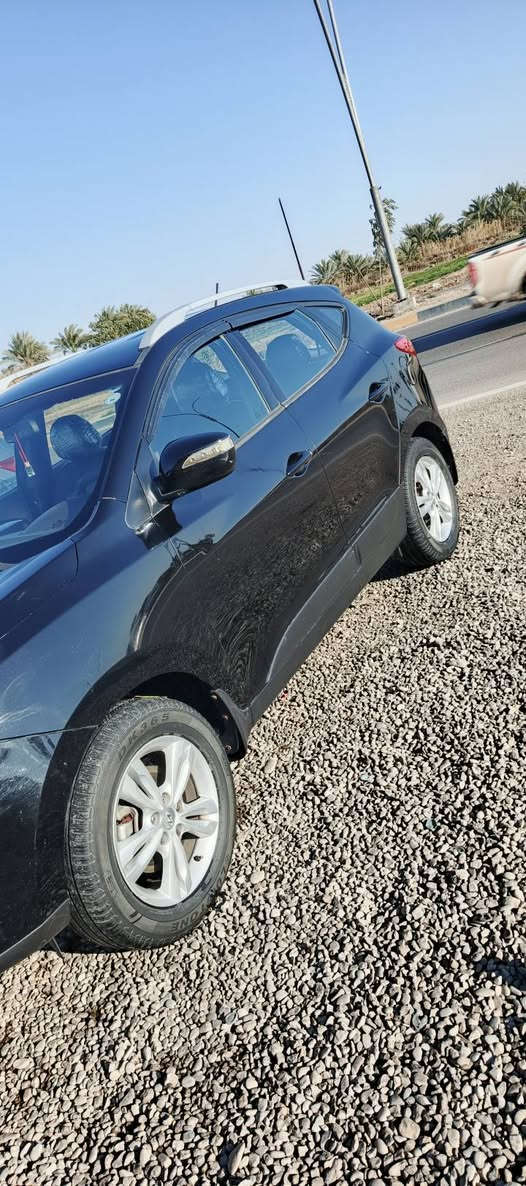 السلام عليكم
البيع توسان خليجي موديل 2013
سياره مكفوله من ضربه بيها اربع قطع بس راش 
كير محرك تبريد صدر تخم تاير جديد سياره جاهزه 
عنوان ديالى جديده الشط سعر 120وبيها مجال 
***********
