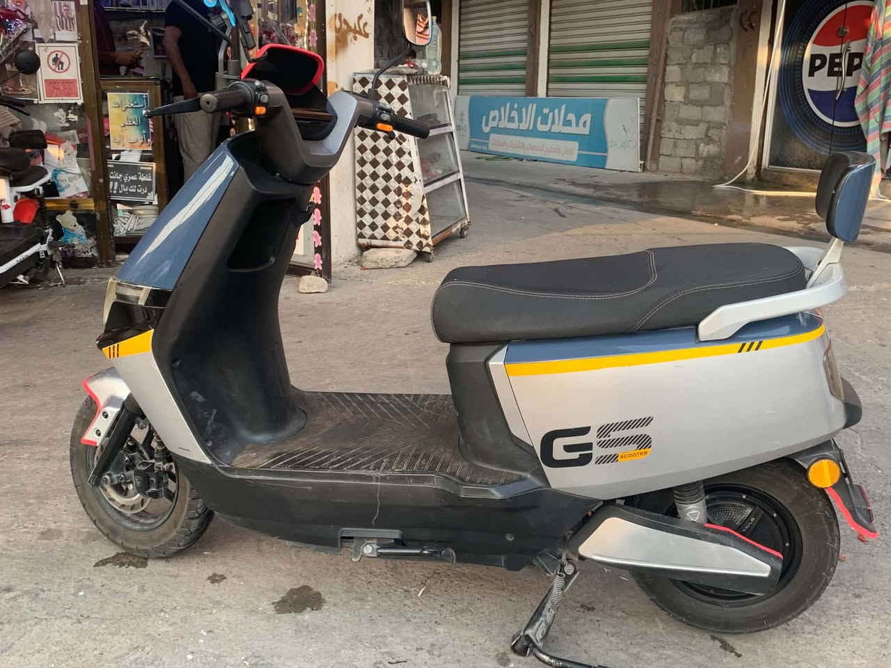ماطور شحن البيع
النضافه كدام العين
بي 6بطاريات 
السرعه 40/50/55
السعر ،750وبي مجال 
شراي تفضل خاص او 
وتساب ***********
