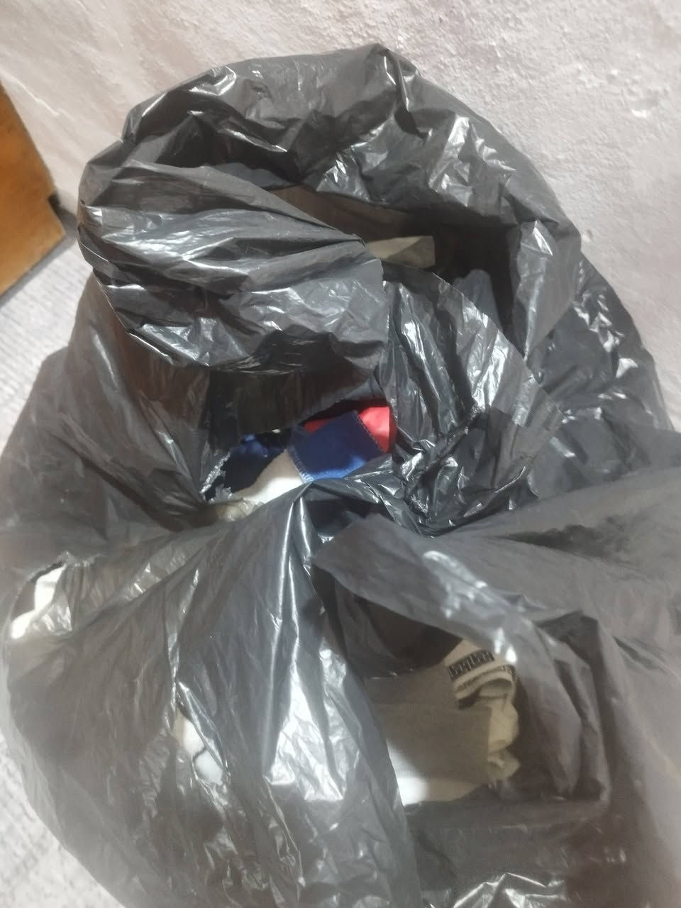 سلام عليكم. يوجد لدينا.  علاكه جبيرة ملابس ولادي فقط.  حاب ياخذهن لوجه الله.  يراسلني خاص  لو يكتب. تم بلتعليقات.  وانا دخلهم. مهم. لو يتيم لو محتاج ولادي فقط من عمر 7الى16ياخءه كامل


**إذا كنت صاحب هذا الإعلان وتريد حذفه لأي سبب، رجاءا أرسل رسالة إلى الدعم الفني**