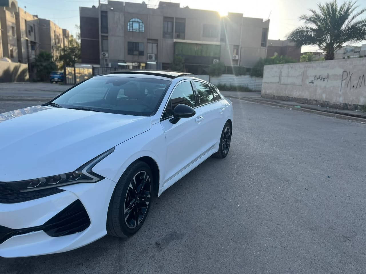 السلام عليكم عندي هاي الكي فايف للبيع 2024
بيها قطعه ونص صبغ وقطعه بارد بدون دواخل

فول مواصفات 

ماشيه 30 
السياره جاهزه شرط ترايها زيرو
سنويه بسمنا
ترقيم جديد
السعر 170 وبيها مجال حك شوفتك
***********
واتساب موجود للتفاصيل اكثر
