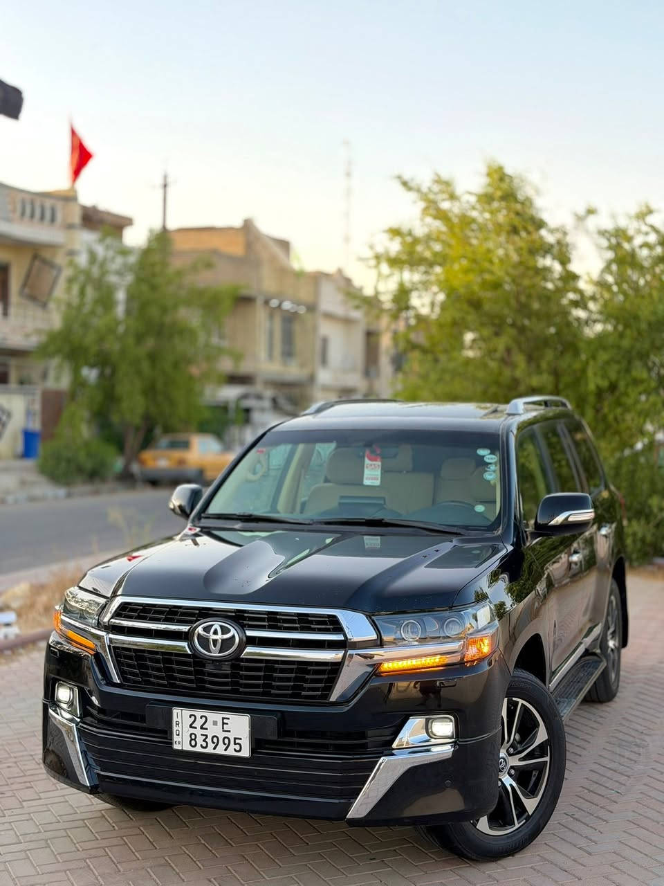 لاندكروز موديل2016  SASV8 4600
 فول مواصفات 1/1 رقم أربيل بسمي سنويه ورقم وهزه وفحص كله جديد  السياره كفاله   عامه  حت الدعاميات ومكينه وتخم تاير وحداديه كله على وضع الشركه المواصفات 
1- بصمه + بصمه ابواب 
2- سلايت 
3- كشنات جلد + كشنين كهرباء + كشن السائق  +3قطع تبريد 
4- 8 ارباك 
5- تشغيل عن بعد 
7- اشاير لكزز 
9- ثلاجه بارد 
10- طفايه اماميه  
11 حساسات امامي خلفي 
مكاني بغداد الكرخ فقط بيع 
السعر (437)واتساب ***********
