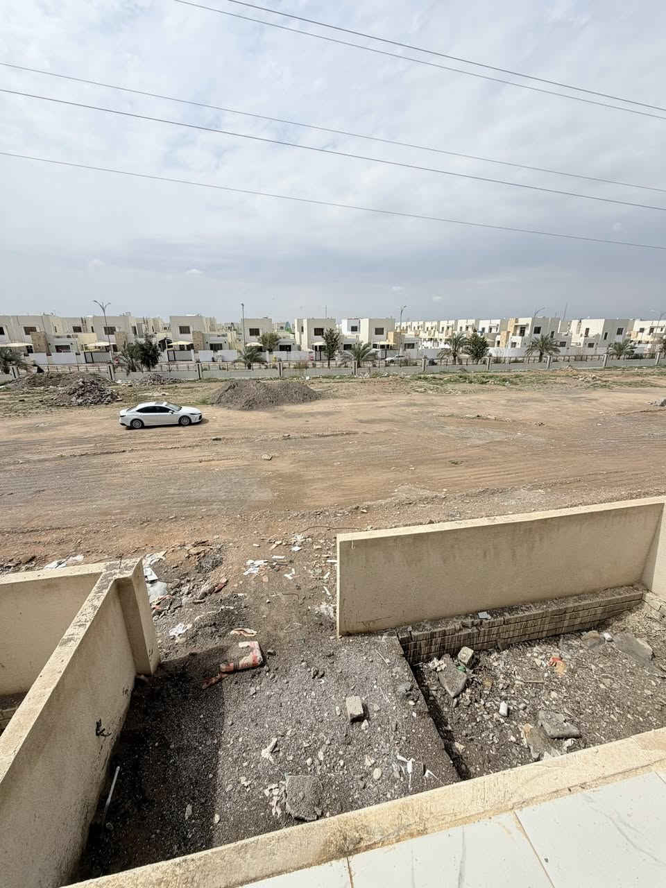 دار للبيع في تكريت مجمع القرية الايطالية
الدار قيد الانشاء تستلمة كامل
المساحة 200 متر 
يتكون الدار من 
اربع غرف نوم 🛌 
واستقبال ومطبخ وكراج وحديقة
الدار مسدد كامل تستلم دار مفاتيح 🔑 
الدار بأسمي تحويل مباشر
للاستفسار الاتصال
***********
***********
