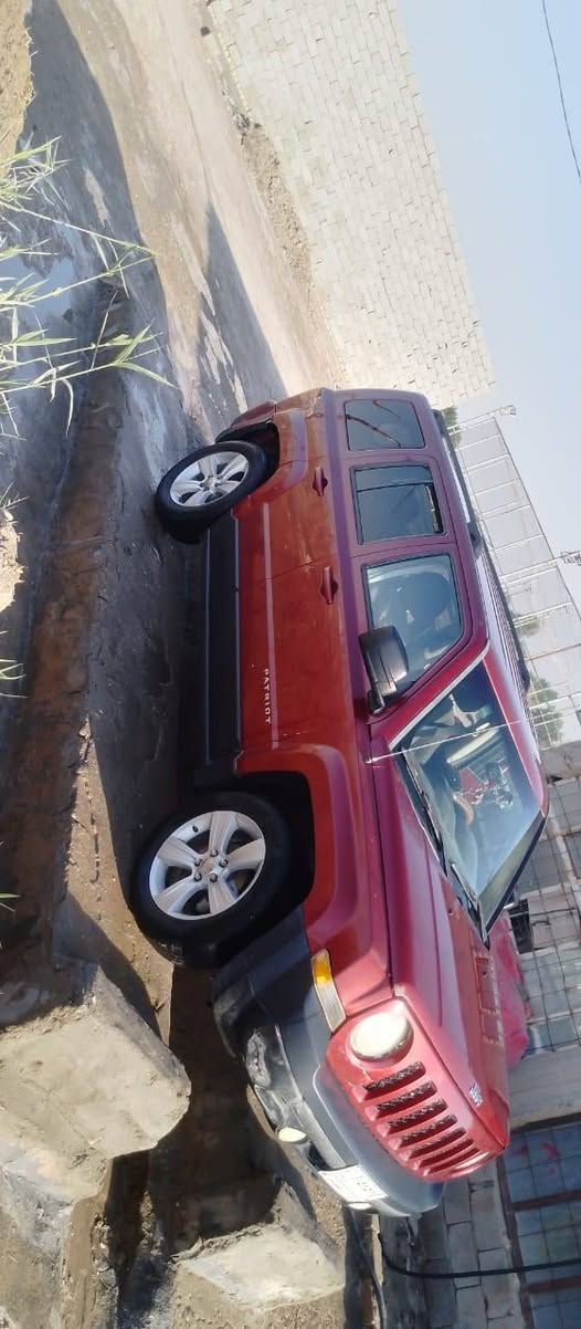 السلام عليكم سياره جيب باتريوت للبيع او امراوس موديل 2016 حداديه جديده تخم تاير جديد حادث جاملغ امامي فقط مكينه 4 سلندر رقم السياره كربلاء مكان السياره الشطره السعر 110 وبيهة مجال رقم ***********
