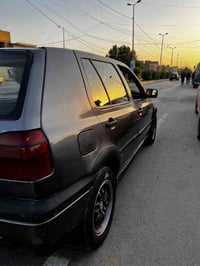 كولف موديل 92 للبيع فقط  رقم بغداد مشروع وطني  السعر 37  رقم الهاتف 07...