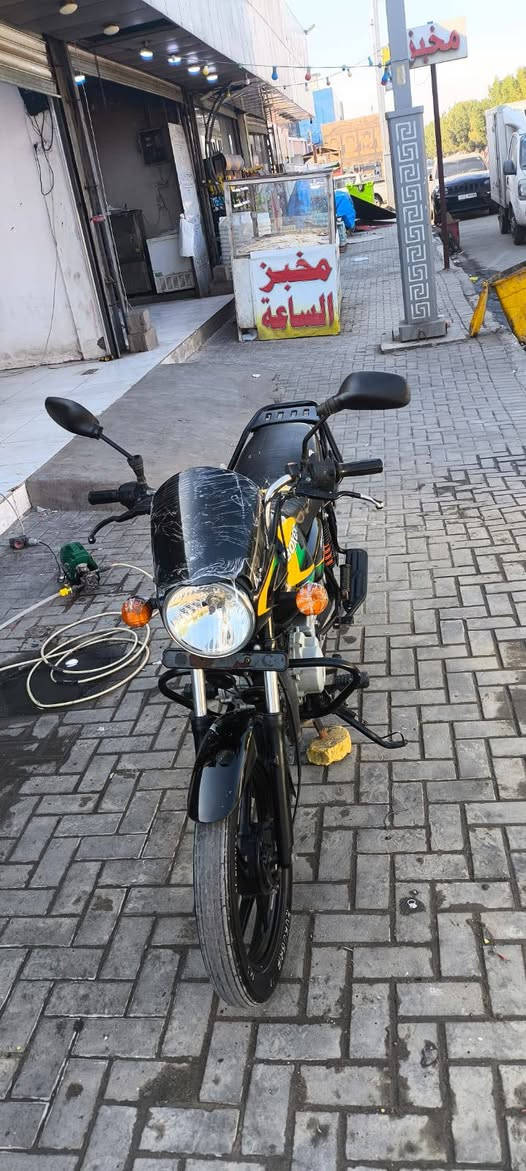 بوكسر للبيع 2022 نضافه فول مكفوله من فتح المكينه
المكان البصرة ابو الخصيب. 
سعر مليونين و 300
الرقم *********** فقط واتساب
