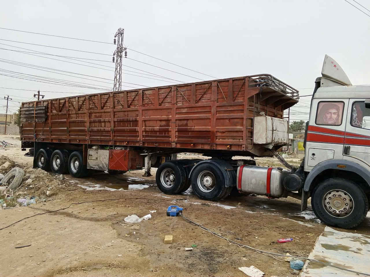 السلام عليكم سيارة كرواتي للبيع سنكل موديل 93 كير كهرب محور فيتيز حجم 48 سيارة مكفولة سعر 270 الاتصال *********** او ***********
