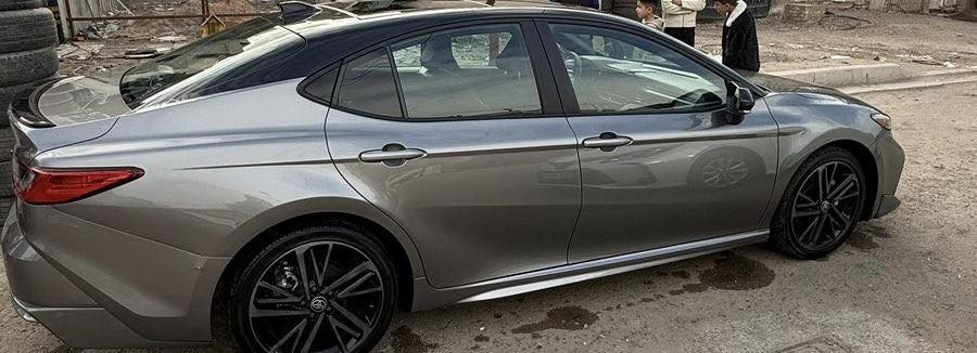 السلام عليكم تويوتا كامري هايبرد موديل ٢٠٢٥ باسمي سيارة جديدة زيرو رقم بغداد صور الحادث معروضة بالمنشور 
سيارة ليبل واحد اي قطعة ممبدلة بيها 
مواصفات xae 
فتحة بصمة سايد بريك بصمة تبريد قطعتين شاشة كبيرة
 السيارة فول مواصفات السعر ٢٧٠
مكاني بغداد للاستفسار
 ***********
