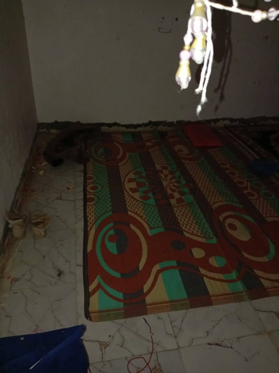 بيت 100 نظيف بالصخيين مقابيل الطاقه
غرفتين وصاله ومطبخ ودوانيه حمامات خارجيه
السعر 30 وبي مجال
الاتصال ***********
