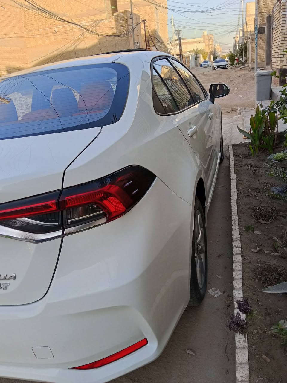 السلام عليكم للبيع كورلا موديل 2023 شكل الخليجي تجميع صيني ماشية 133 الف السيارة كفالة على وضع الشركة بانزين فقط يعني مو هايبرد محرك 1200 تيربو 
مكانه نجف *********** السعر 140 وبيه مجال
