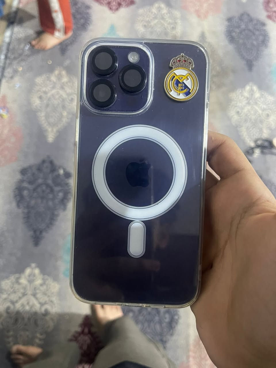 سلام عليكم شباب ايفون 14 برو ماكس شرق اوسط ذاكره 256 بطاريه 100 فيس ايدي شغال جهاز نضيف كلش مبدل بي شاشه الصليه وبطاريه الصليه شرط الفحص وضهر هم مبدل سعره 650 قفله كلش جهاز نضيف ومرتب العنوان بصره زبير رقم الهاتف ***********
