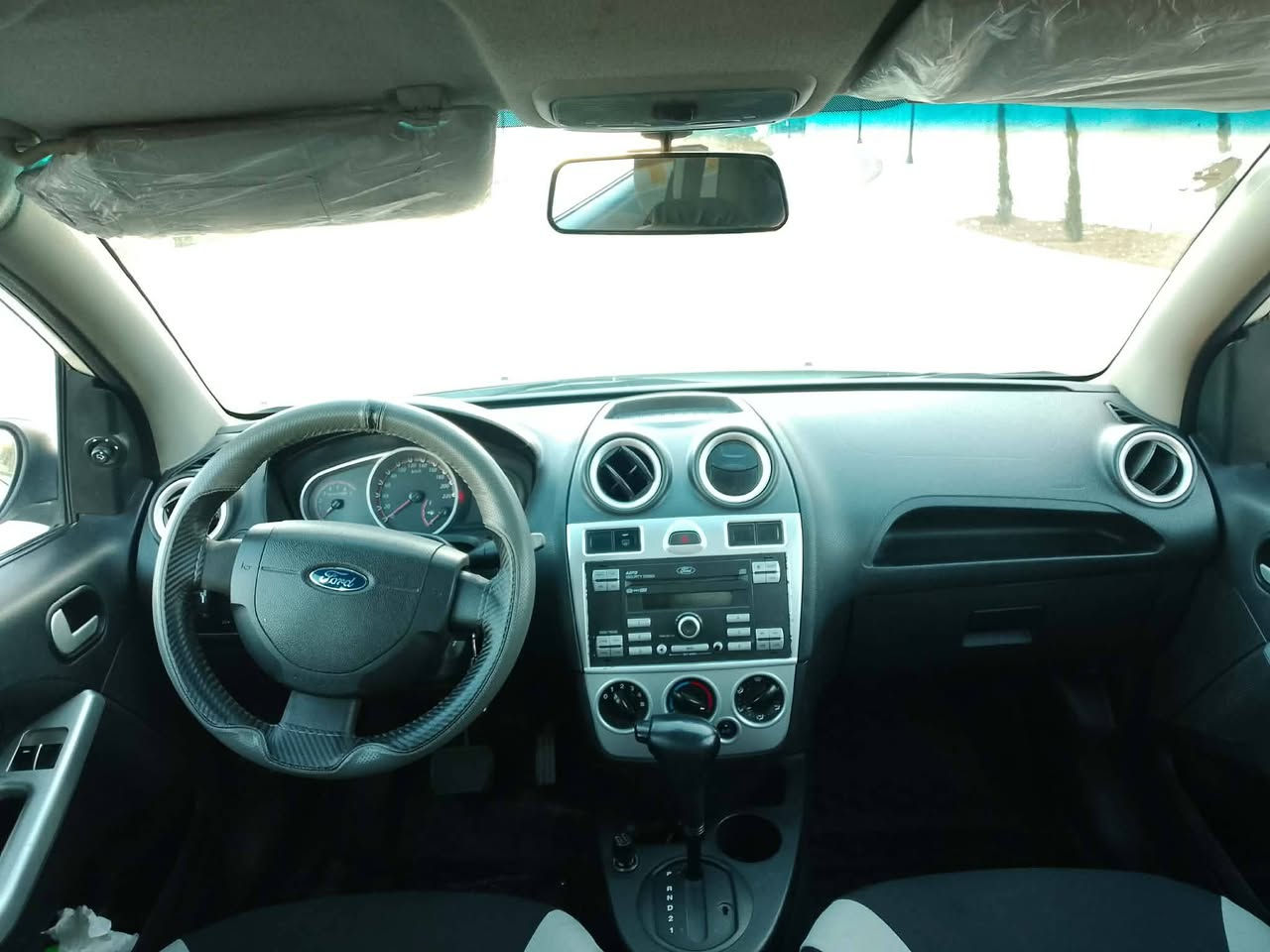 .                               بِسْمِ اللهِ الرَّحْمَنِ الرَّحِيْم
فۆرد فیگۆ : مۆدێل2014
شەریکەی نیڤا
گێڕ ئۆتۆماتیک ، تەبرید ، سەنەوی و ژینگەو ڕێگاوبان ھەتا30/10/2026تازەیە  دووپارچەو پەڵەیەک بۆیاخە بێ ناوگرتن گێڕو مەکینەو تەبریدو بەناوکردن و غرامە هەمووی بە شەرتت
سعر76گەڵاو کەمێک معامەلە
شوێن⁄سلێمانی
ژمارەی تەلەفوون***********
***********
