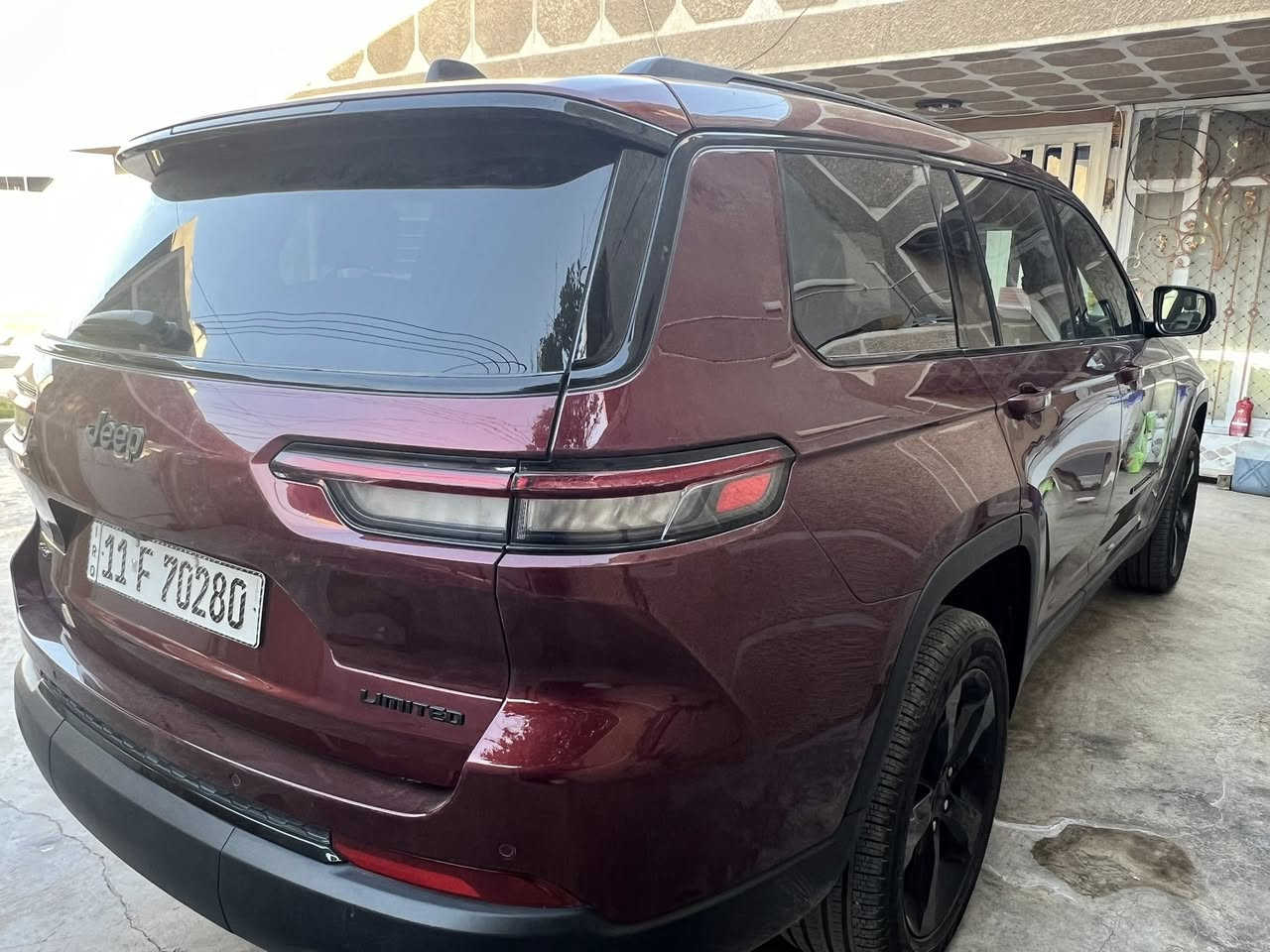 ⭐️ #للبيع ⭐️
💵 السعر  : 310 ورقه وبيه مجال

🚗 السيارة:  2025 Jeep Grand Cherokee, L Limited مرقم بغداد 

🧿ملاحظه : السياره داخل الشركه

⚠️ الضرر :  جاملغ جه السايق صبغ فقط

↔️المسافة:  8.000 ميل

🔲 المحرك:  3.6L, V6

📞 ***********
