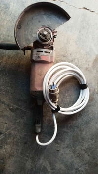 كوسرة حجم كبير شغاله ع فحص ما مصلحه للبيع سعرهه 50  07732661668